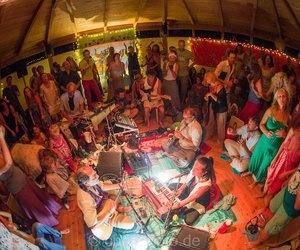 Chanting with Satyaa & Pari & Friends